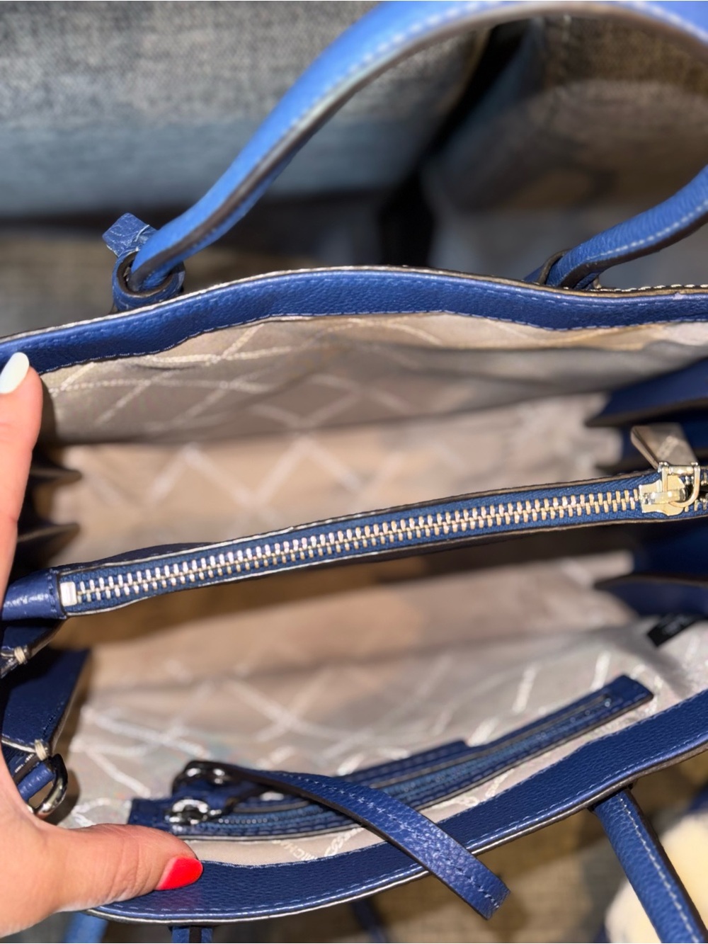 Michael Kors Mercer Medium Accordion Striped Tote Bag📝 - Picture 8 of 9
